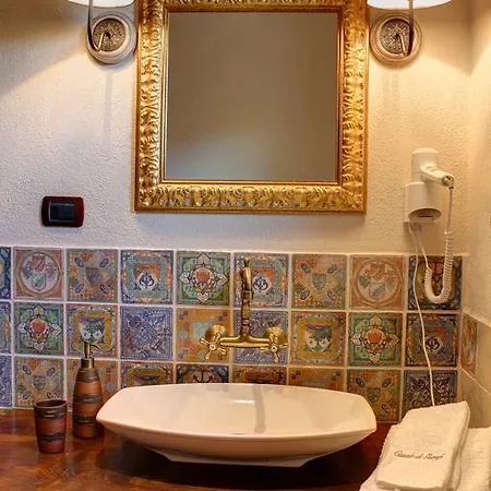 Il Casale Di Gurafi Farm stay Barcellona-Pozzo di Gotto